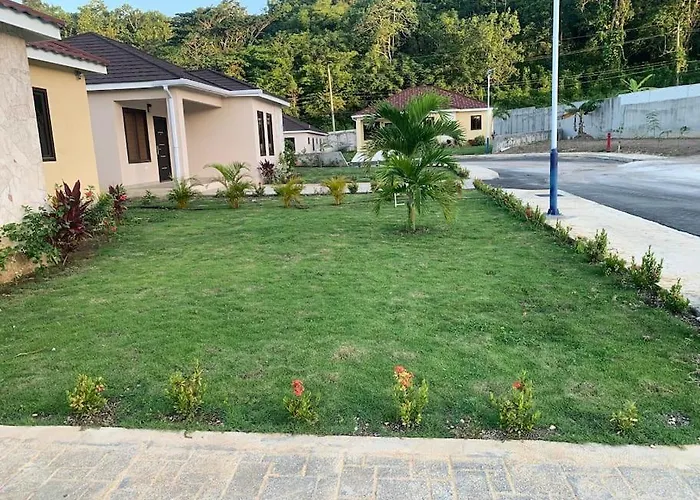 Bright Cove Luxury Villa 1