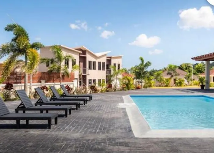 Luxurious Villa Royale- 5 min drive to Ocho Rios