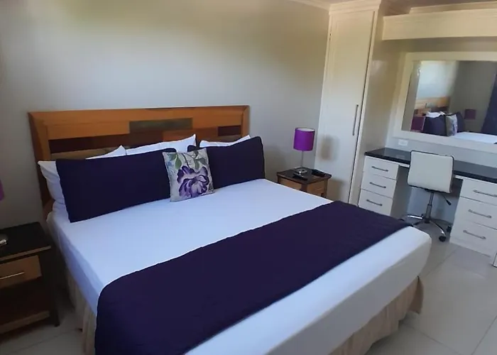 Contemporary One Bedroom At Sandcastles
