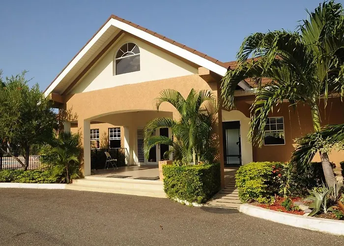 J Ochi Aparthotel
