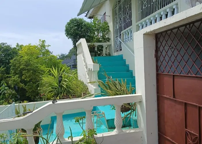 Coral Breeze Guest House