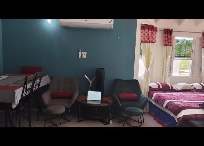 J Ochi Aparthotel