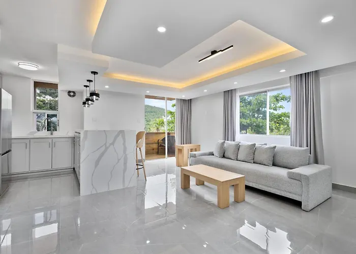 Island Living Luxury Beach Suite
