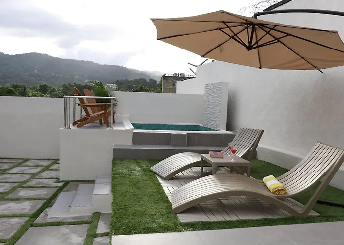 Eshae Living - 1 Bedroom With Breakfast & Private Pool