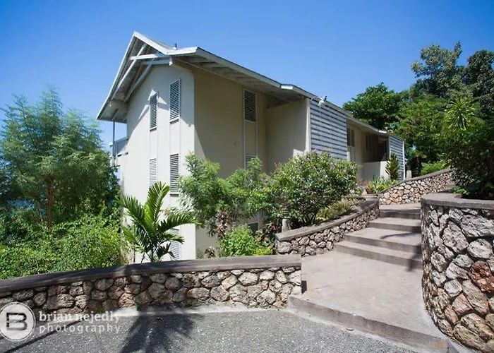 Paradise Columbus Heights Apartments