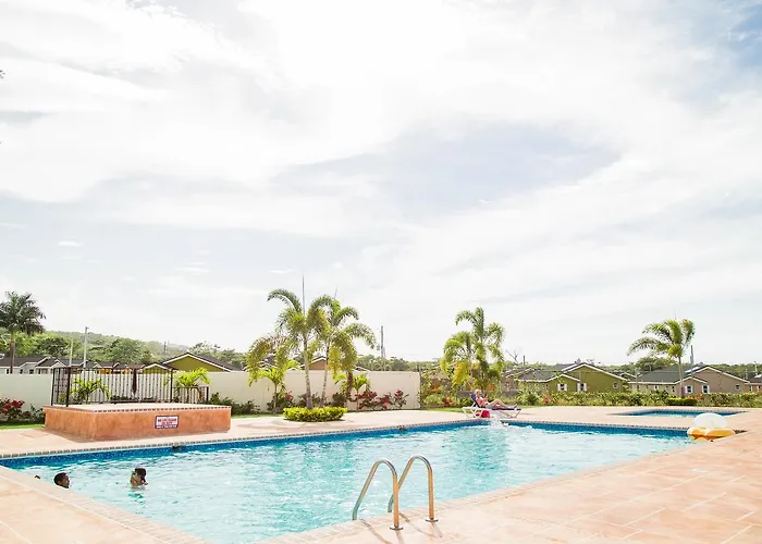 La Casa De Playa Ocho Rios Villa