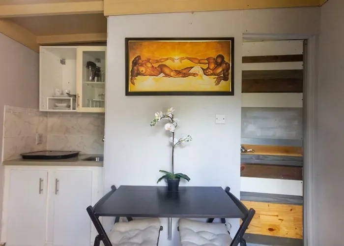 Mae Villa