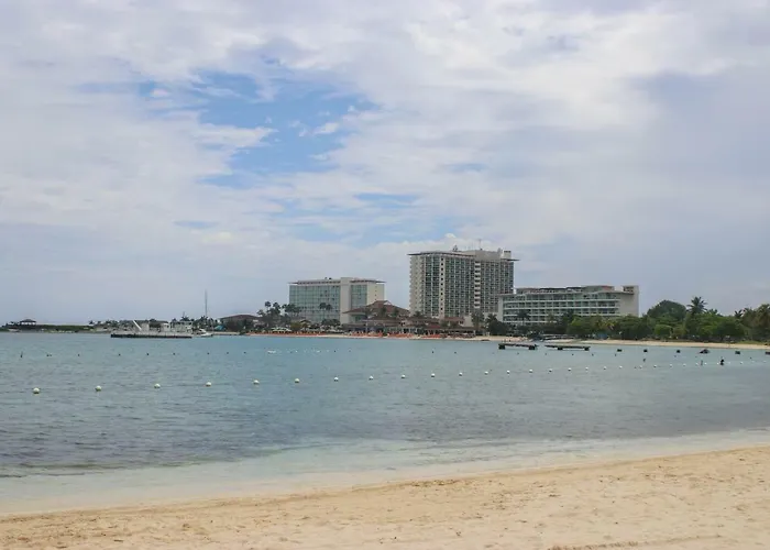 Coral Getaway At Fisherman'S Point
