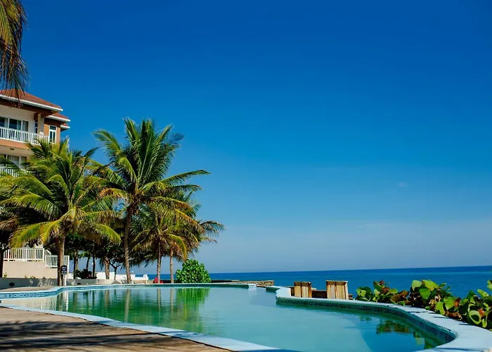 Ocho Rios Penthouse At Whispering Seas